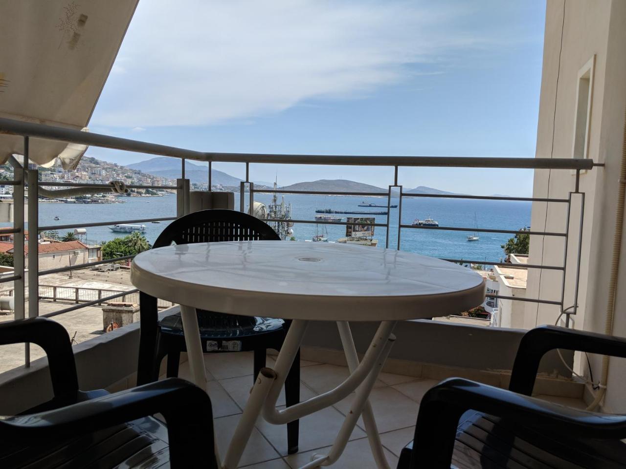 Seafront Apartment Sarande Ngoại thất bức ảnh